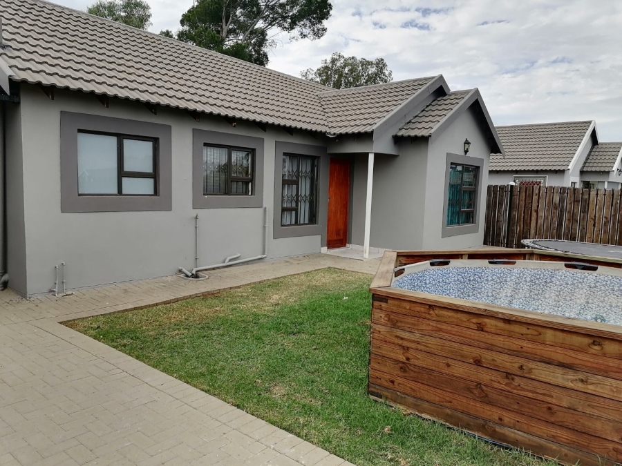 To Let 3 Bedroom Property for Rent in Bloemspruit Free State